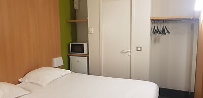 Kyriad Direct Poitiers - Gare du Futuroscope