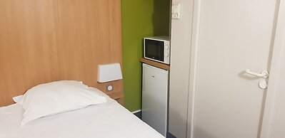 Kyriad Direct Poitiers - Gare du Futuroscope