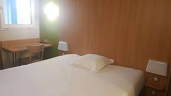 Kyriad Direct Poitiers - Gare du Futuroscope