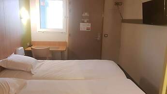 Kyriad Direct Poitiers - Gare du Futuroscope