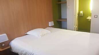 Kyriad Direct Poitiers - Gare du Futuroscope