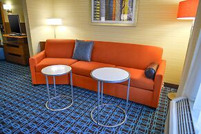 Fairfield Inn & Suites Canton South