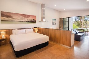 Eight Willows Retreat