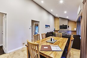 Eight Willows Retreat