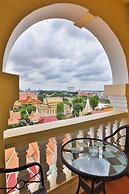 Palace Gate Hotel & Residence By EHM