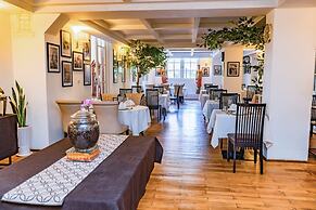 Palace Gate Hotel & Residence By EHM