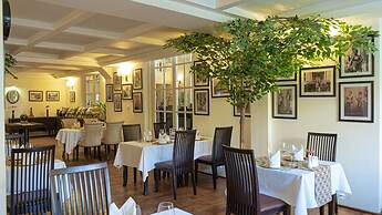 Palace Gate Hotel & Residence By EHM