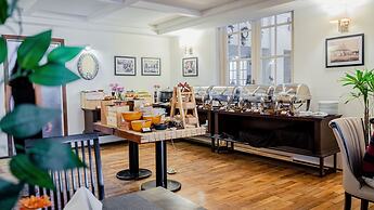 Palace Gate Hotel & Residence By EHM