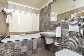 Pebble Beach Motor Inn