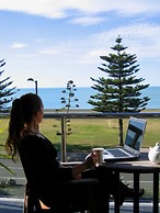 Pebble Beach Motor Inn