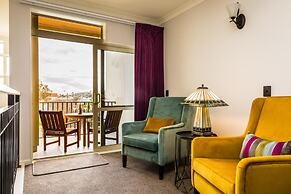 Pebble Beach Motor Inn