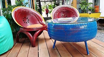 Think & Retro Cafe Lipa Noi Samui