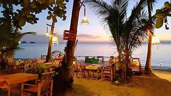 Think & Retro Cafe Lipa Noi Samui