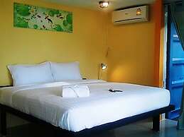 Think & Retro Cafe Lipa Noi Samui