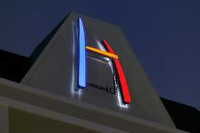 Okinawa Kariyushi LCH Izumizaki Kenchomae