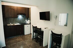 A. Maos Hotel Apartments