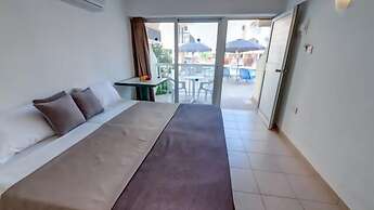 A. Maos Hotel Apartments