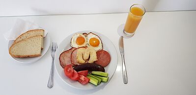 A. Maos Hotel Apartments