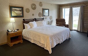 Paddle Wheel Inn