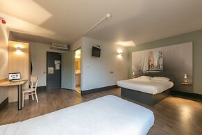 B&B HOTEL Toulouse Centre Canal du Midi