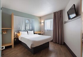B&B HOTEL Blois Sud Vineuil