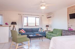 Pauline's Apartments Aruba