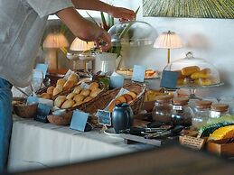 Cadlao Resort & Restaurant