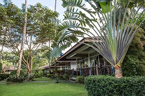 Cadlao Resort & Restaurant