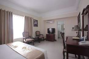 Classic Hoang Long Hotel