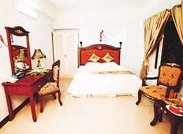 Classic Hoang Long Hotel