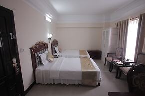 Classic Hoang Long Hotel