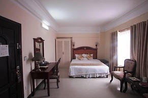 Classic Hoang Long Hotel