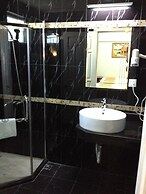 Classic Hoang Long Hotel