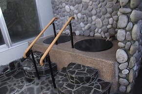 Hidamarinoyu Flop House - Hostel