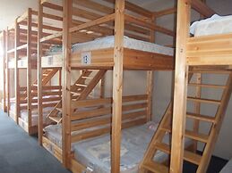 Hidamarinoyu Flop House - Hostel