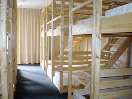 Hidamarinoyu Flop House - Hostel