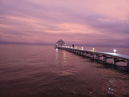 Xanadu Island Resort