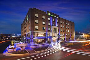 Holiday Inn Express & Suites Oklahoma City Dwtn - Bricktown, an IHG Ho