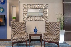 Holiday Inn Express & Suites Edwardsville by IHG