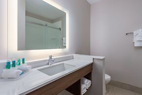 Holiday Inn Express & Suites Edwardsville by IHG