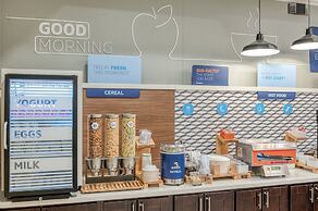 Holiday Inn Express & Suites Edwardsville by IHG