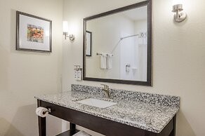 Holiday Inn Express & Suites Edwardsville by IHG