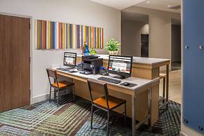 Holiday Inn Express & Suites Edwardsville by IHG