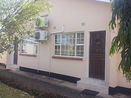 Mosi-O-Tunya Executive Lodge