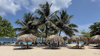 CHALET TROPICAL Hotel & Restaurant-Pizzeria