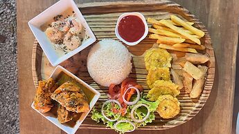 CHALET TROPICAL Hotel & Restaurant-Pizzeria