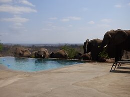 Mbizi Bush Lodge
