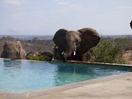 Mbizi Bush Lodge