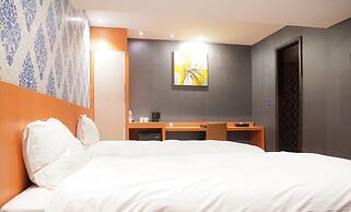 Talmud Hotel Yizhong