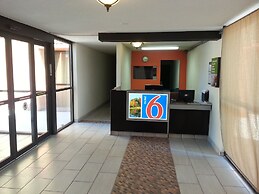 Motel 6 Jackson, TN